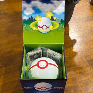 Pokémon❤️Dragonite VSTAR Deck Holder pre-ownedCollection with 40 misc. Cards